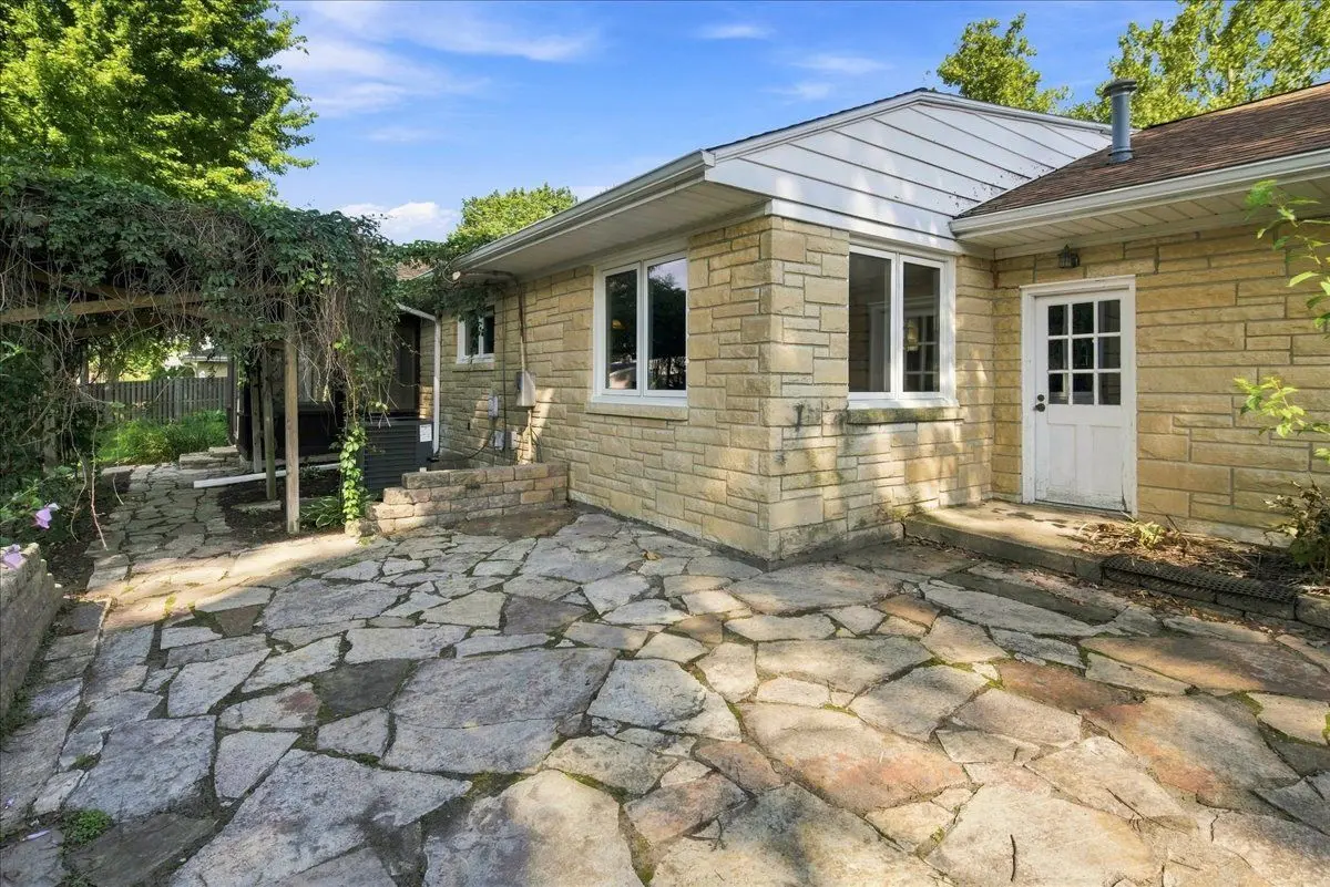 1500 Mayfield Avenue
