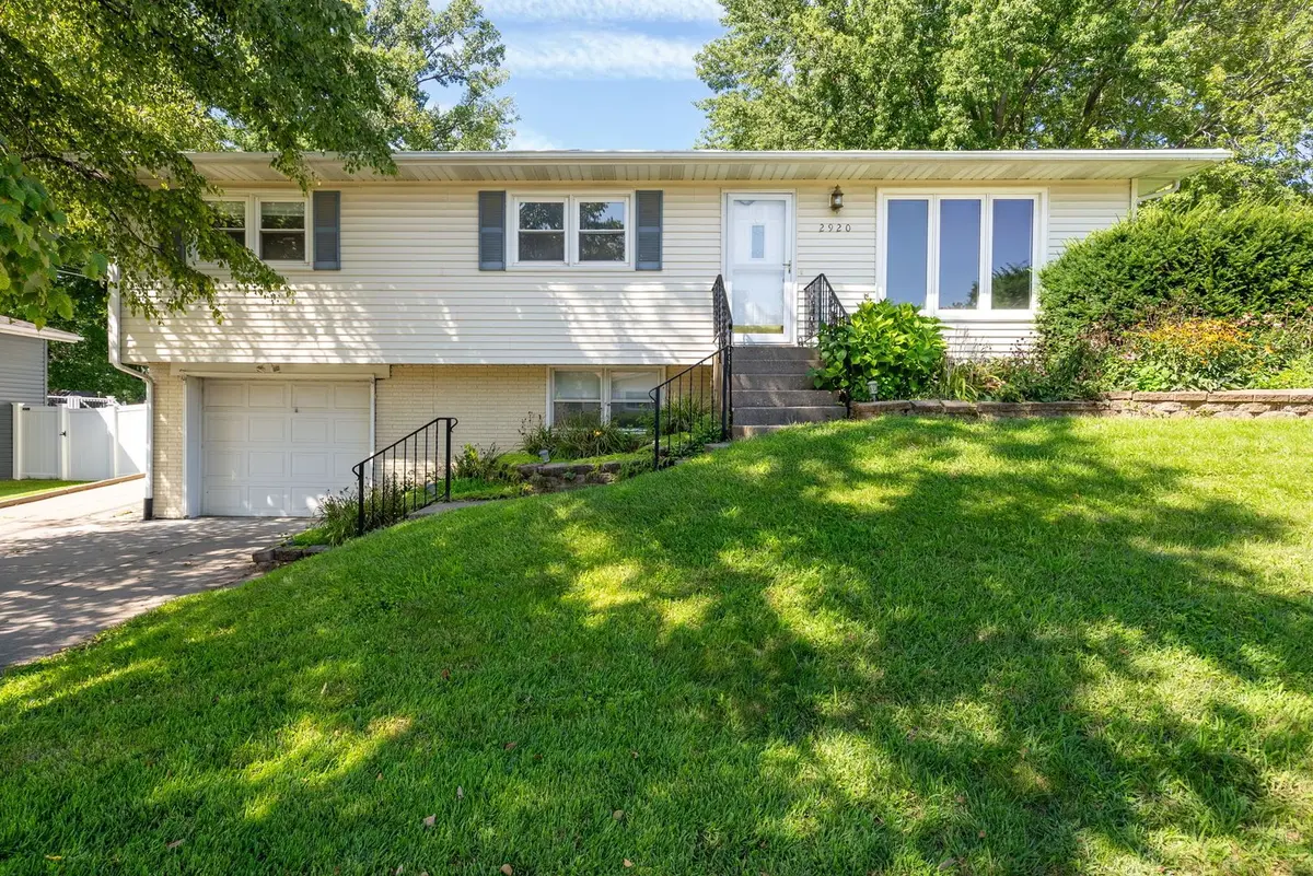 2920 Cambridge Drive