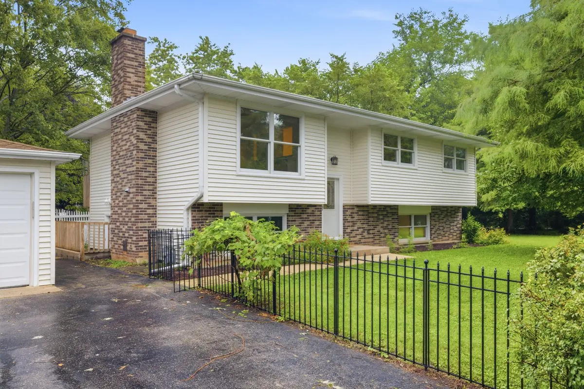 27W440 Central Avenue