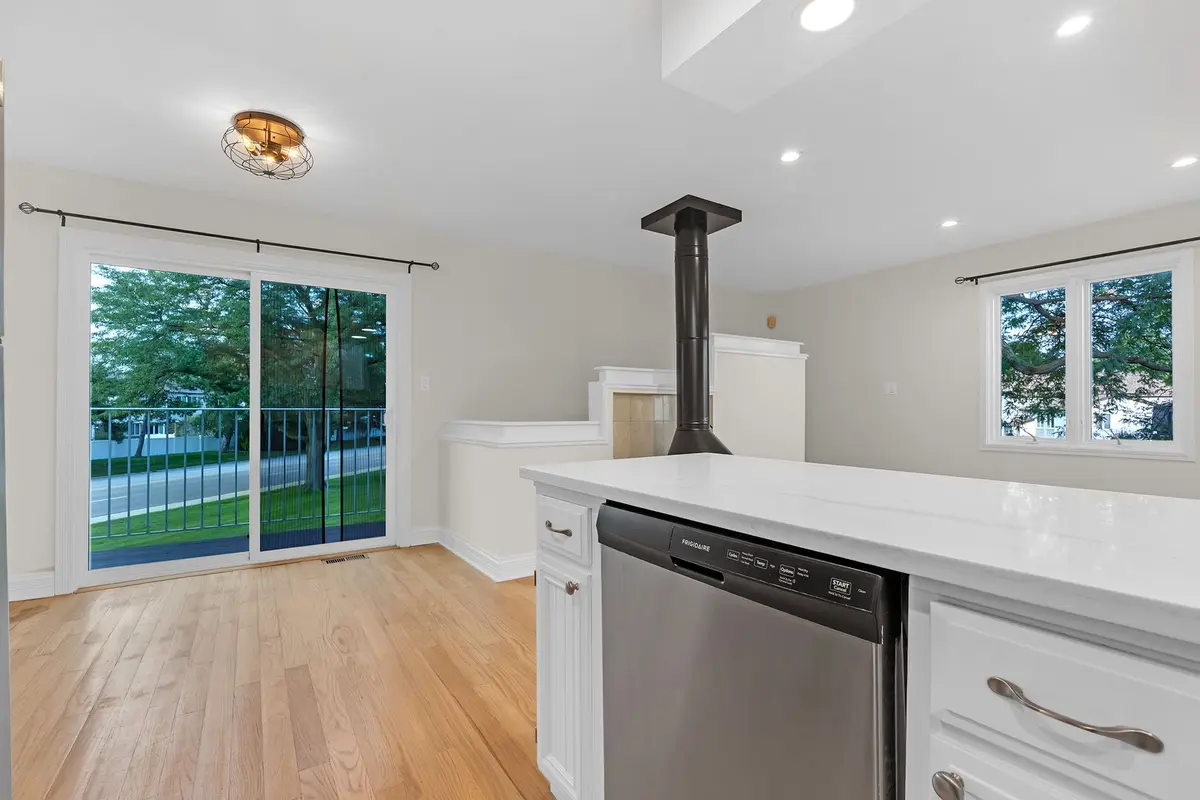 608 Inverrary Lane