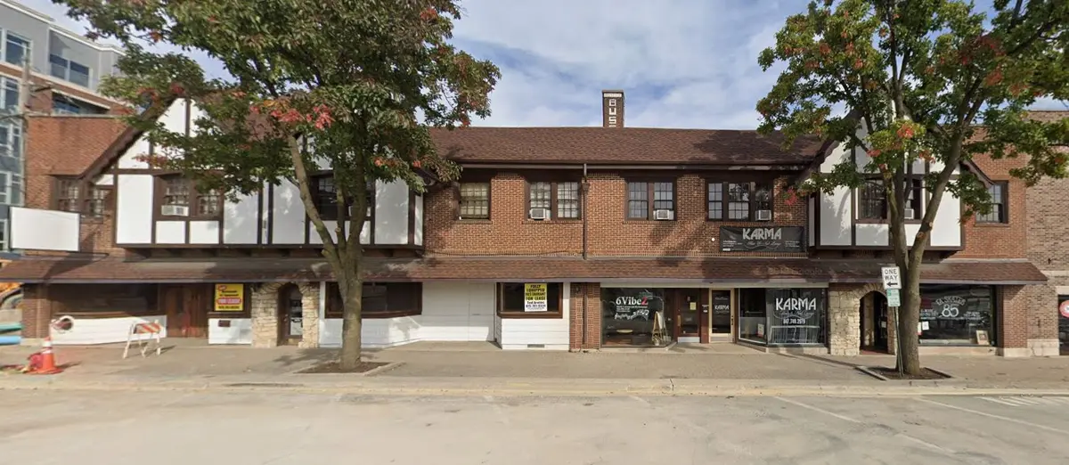 16 W Busse Avenue