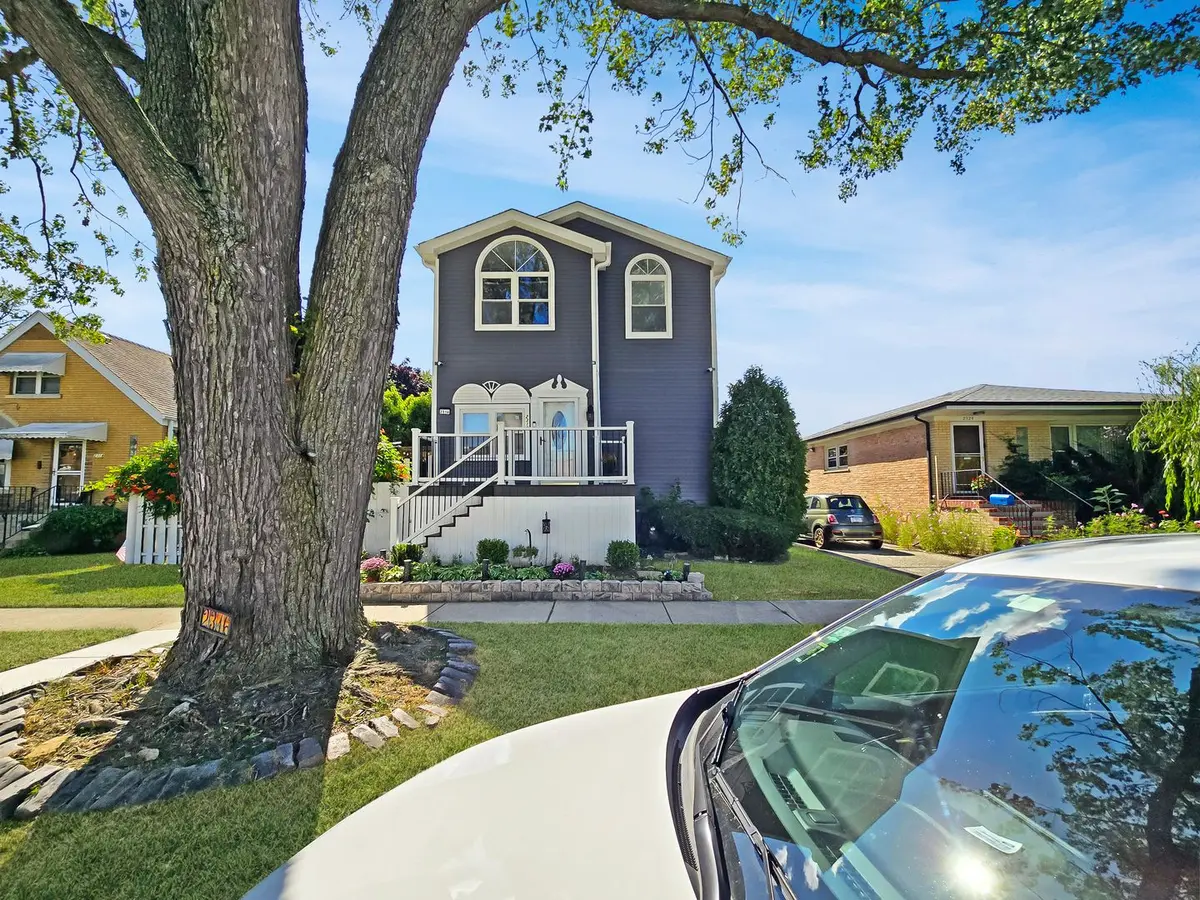 2316 N 76th Court