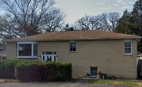 728 N Lakeview Drive