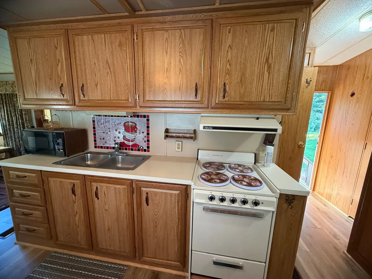3-216 Woodhaven Lakes