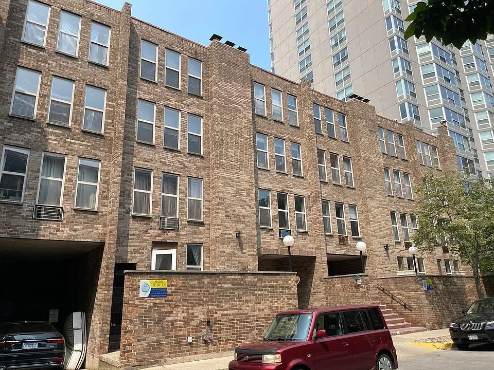 744 W GORDON Terrace