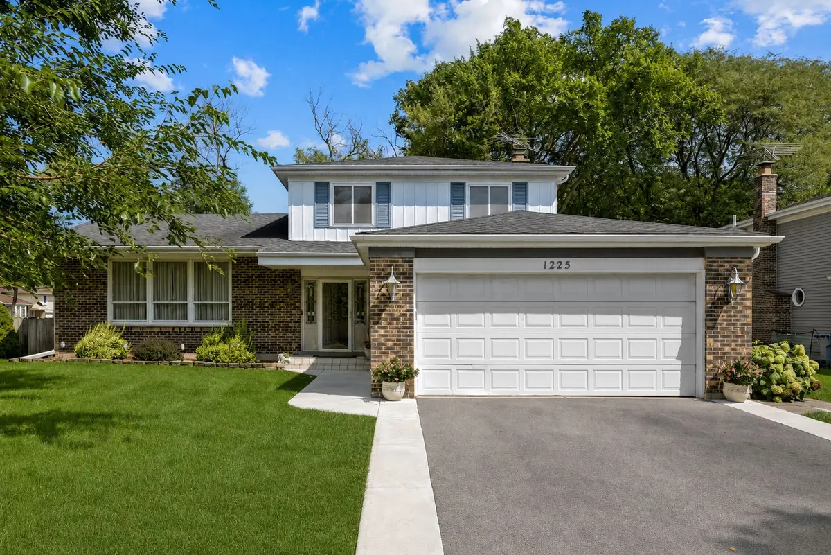 1225 N Basswood Lane
