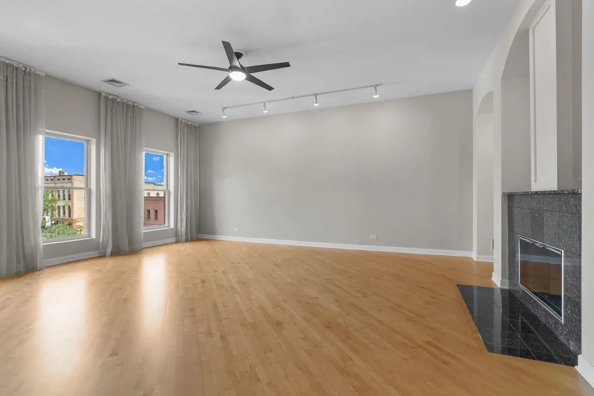 111 E Van Buren Street