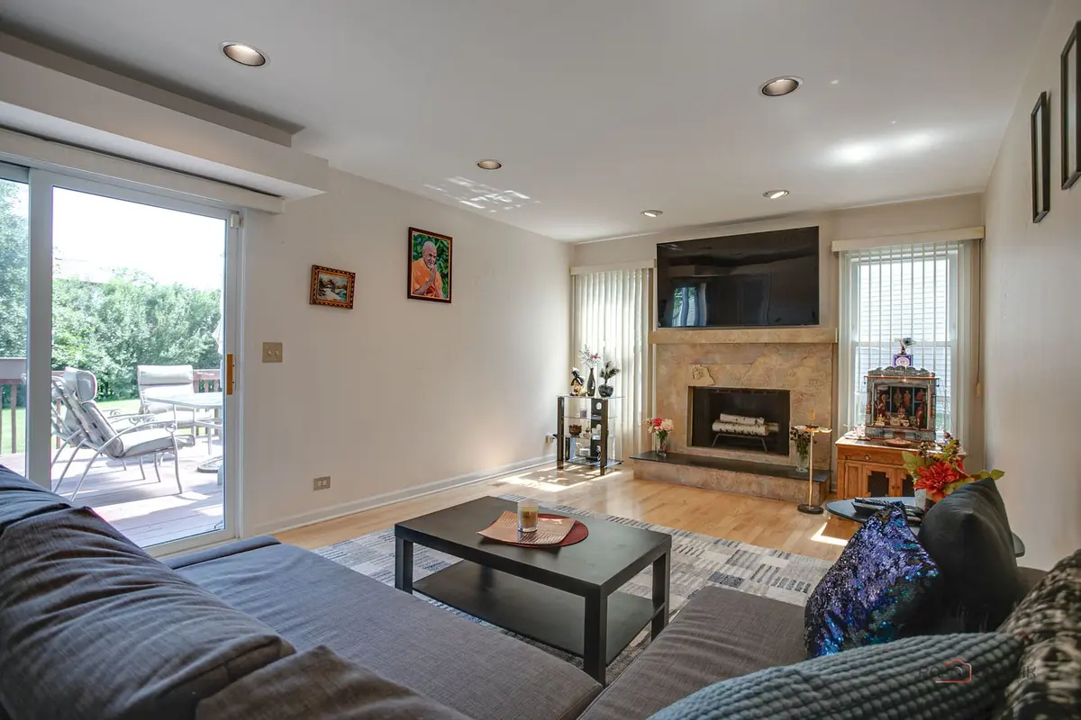 410 Lamont Terrace