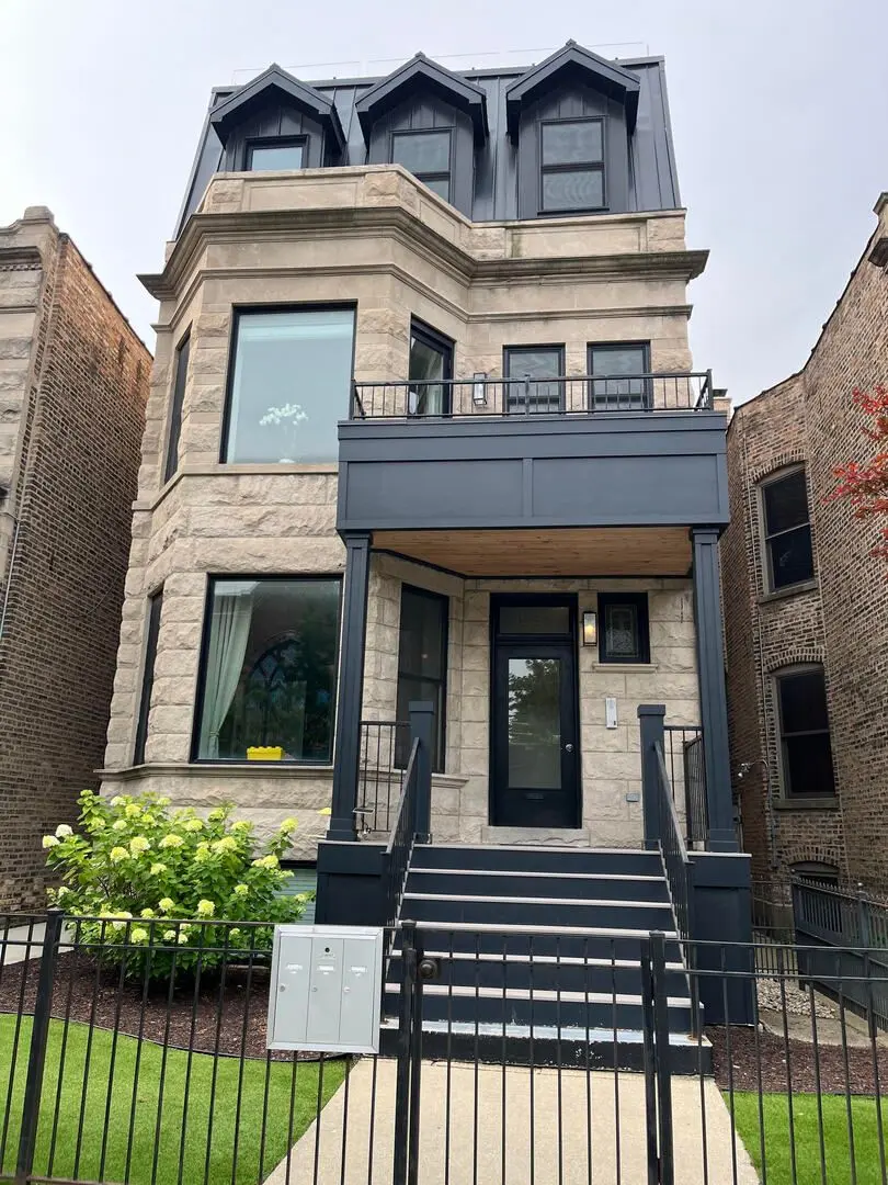 1225 W Addison Street