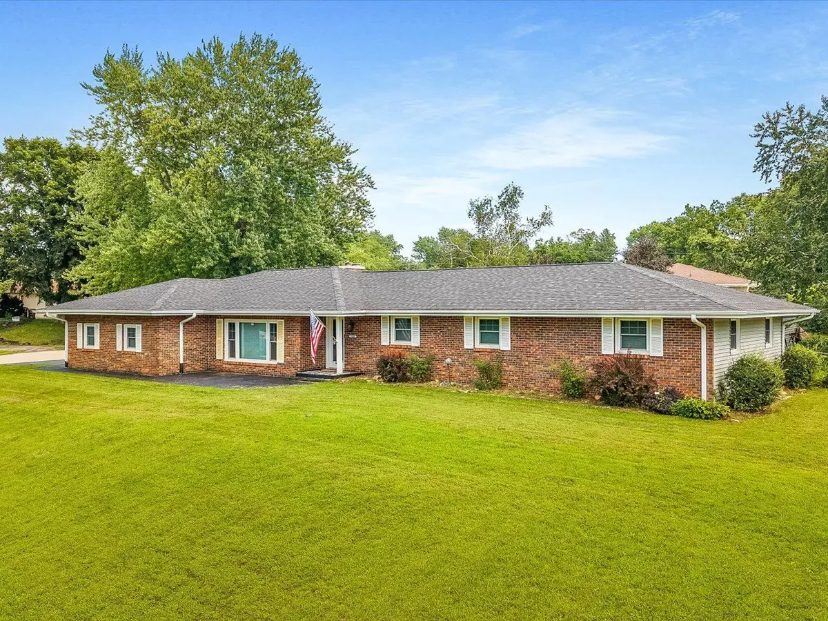 5420 Golden Prairie Circle