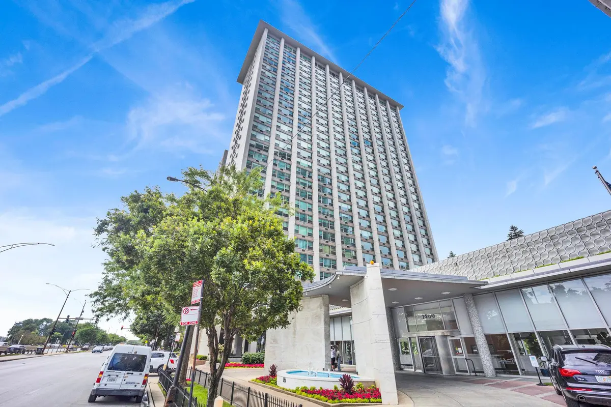 3600 N Lake Shore Drive