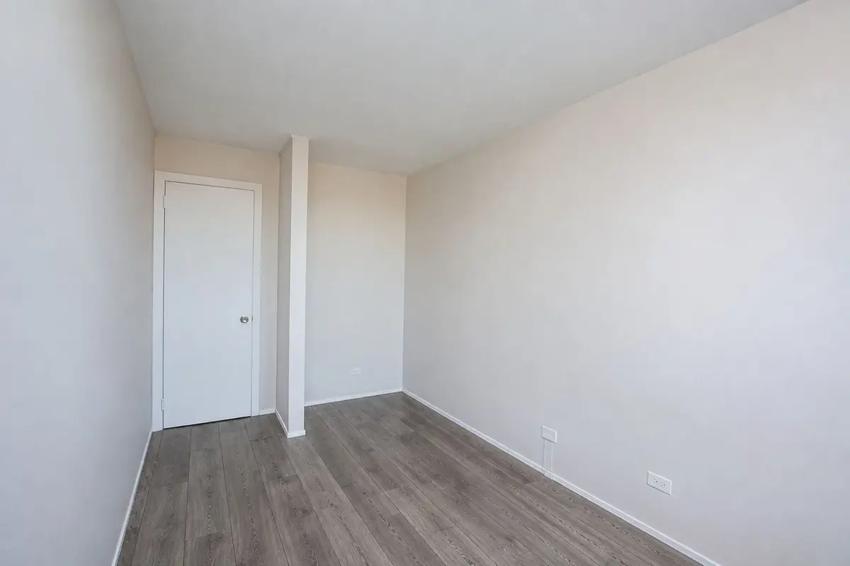 1401 E 55th Street
