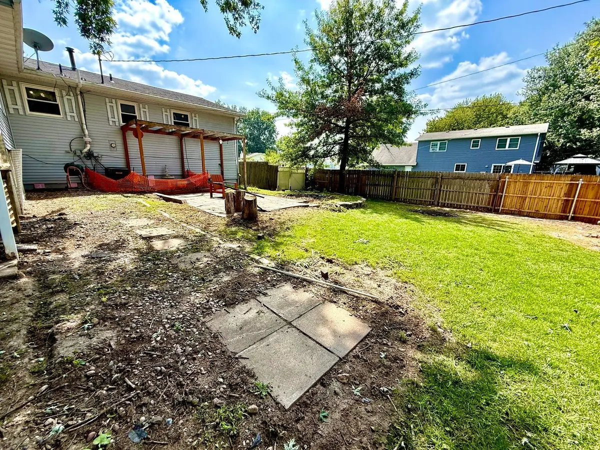 1059 Meadow Lane