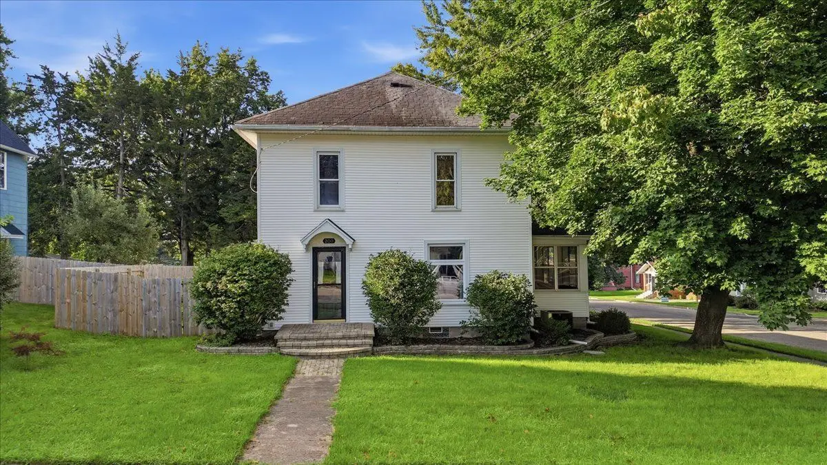 200 E North Street