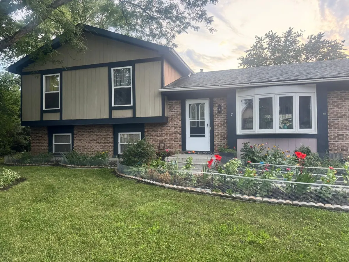 795 Apache Court