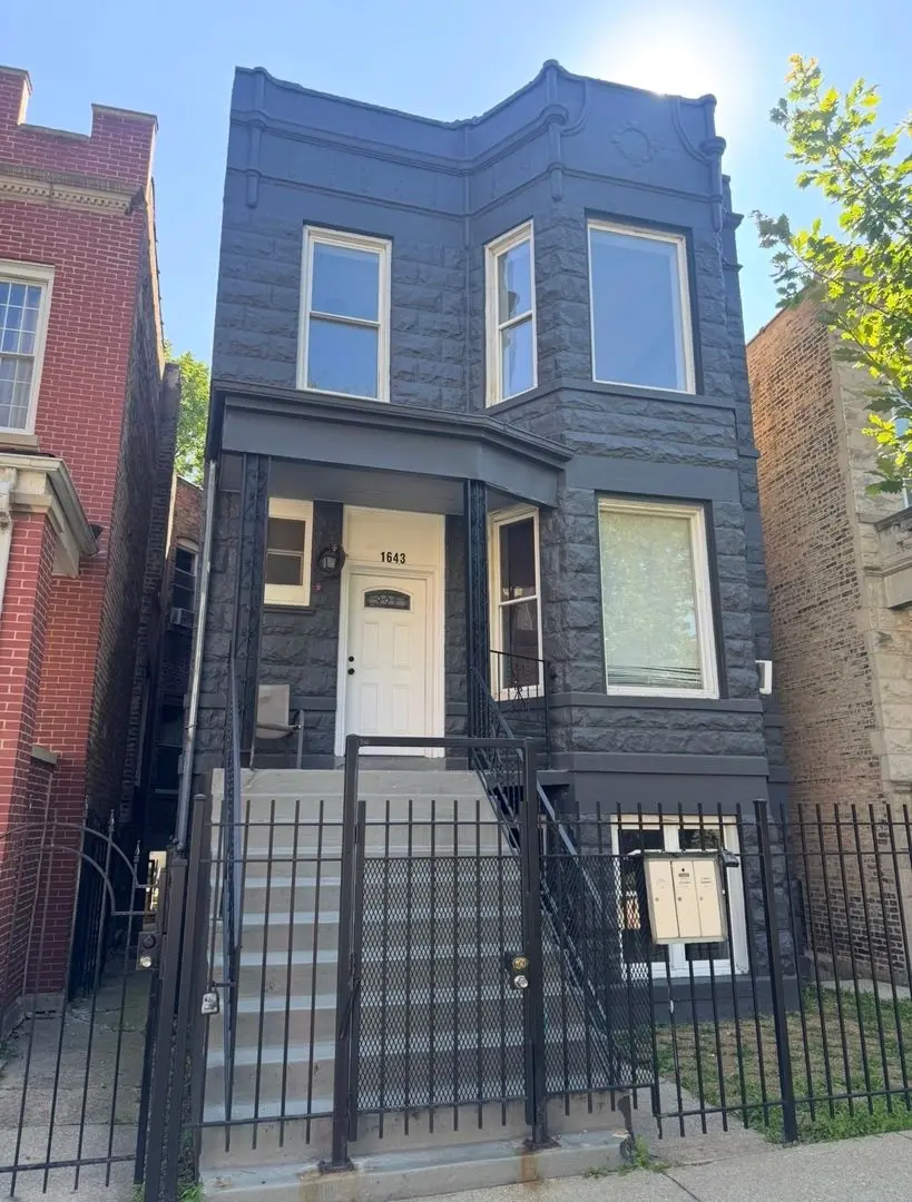 1643 S Trumbull Avenue