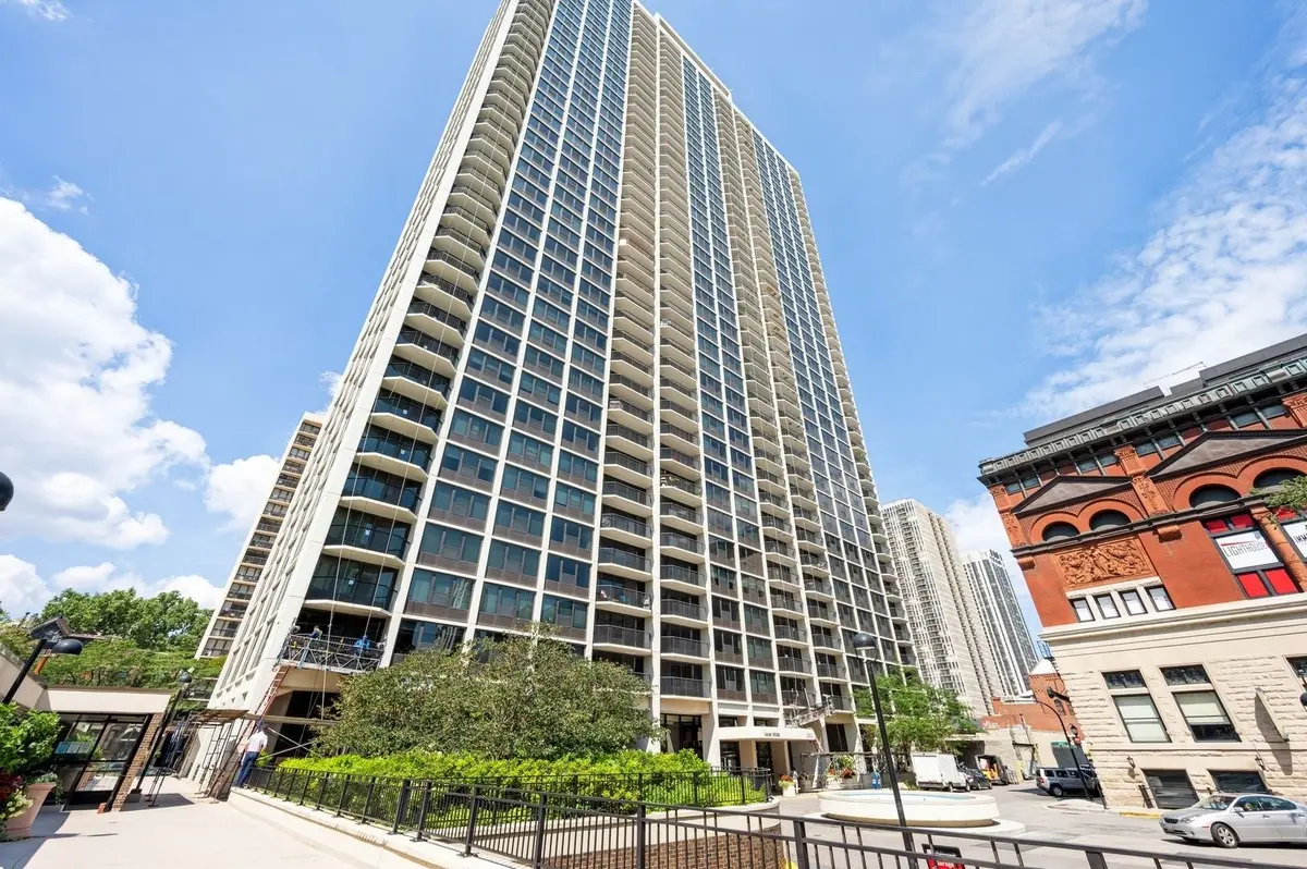 1560 N Sandburg Terrace