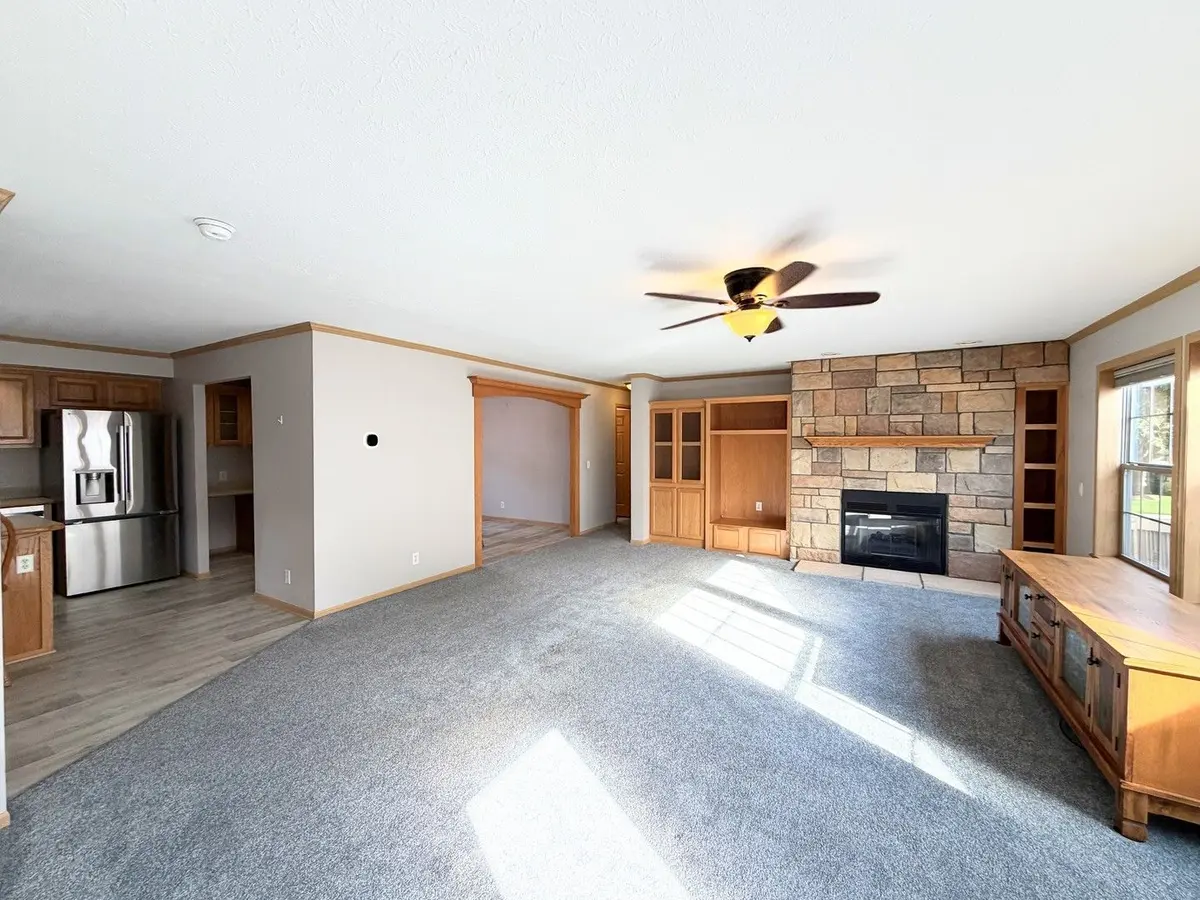 1013 Redbud Road