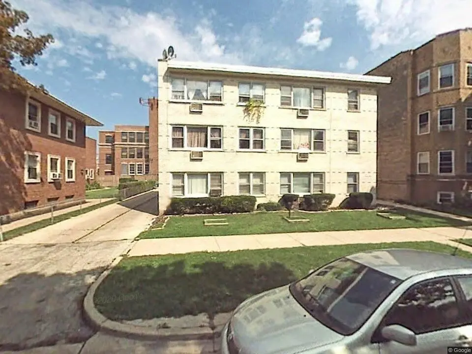 6331 N Fairfield Avenue