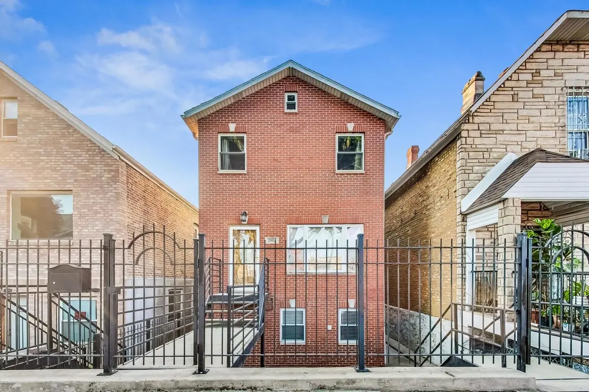2002 W Coulter Street
