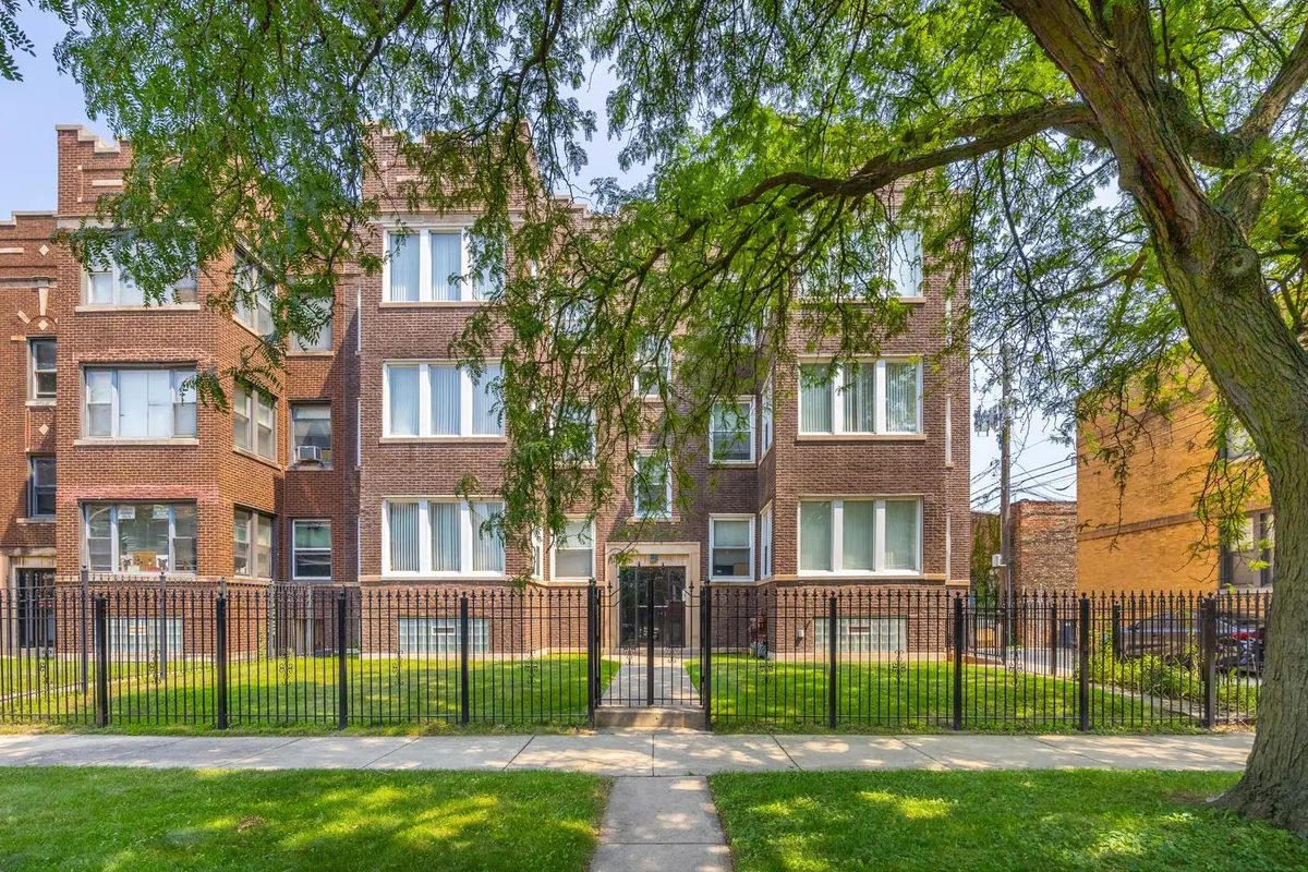 7443-7445 S Paxton Avenue