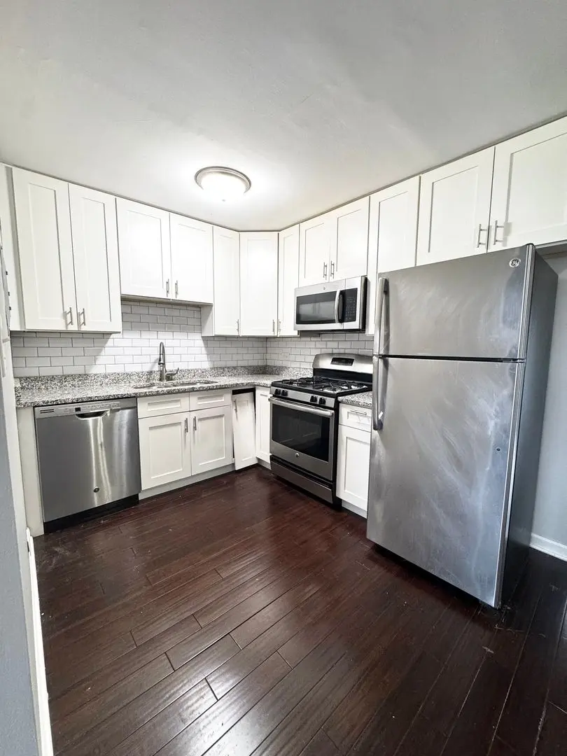 5644 W 105th Street
