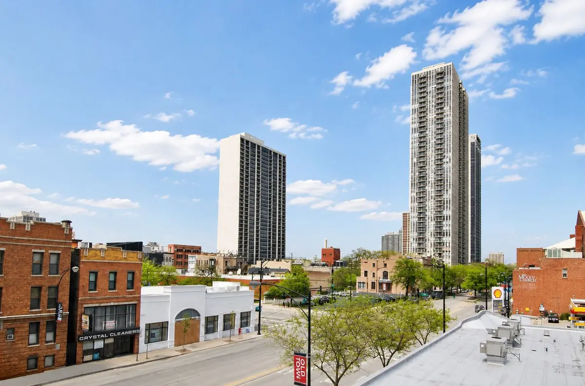 1560 N Sandburg Terrace