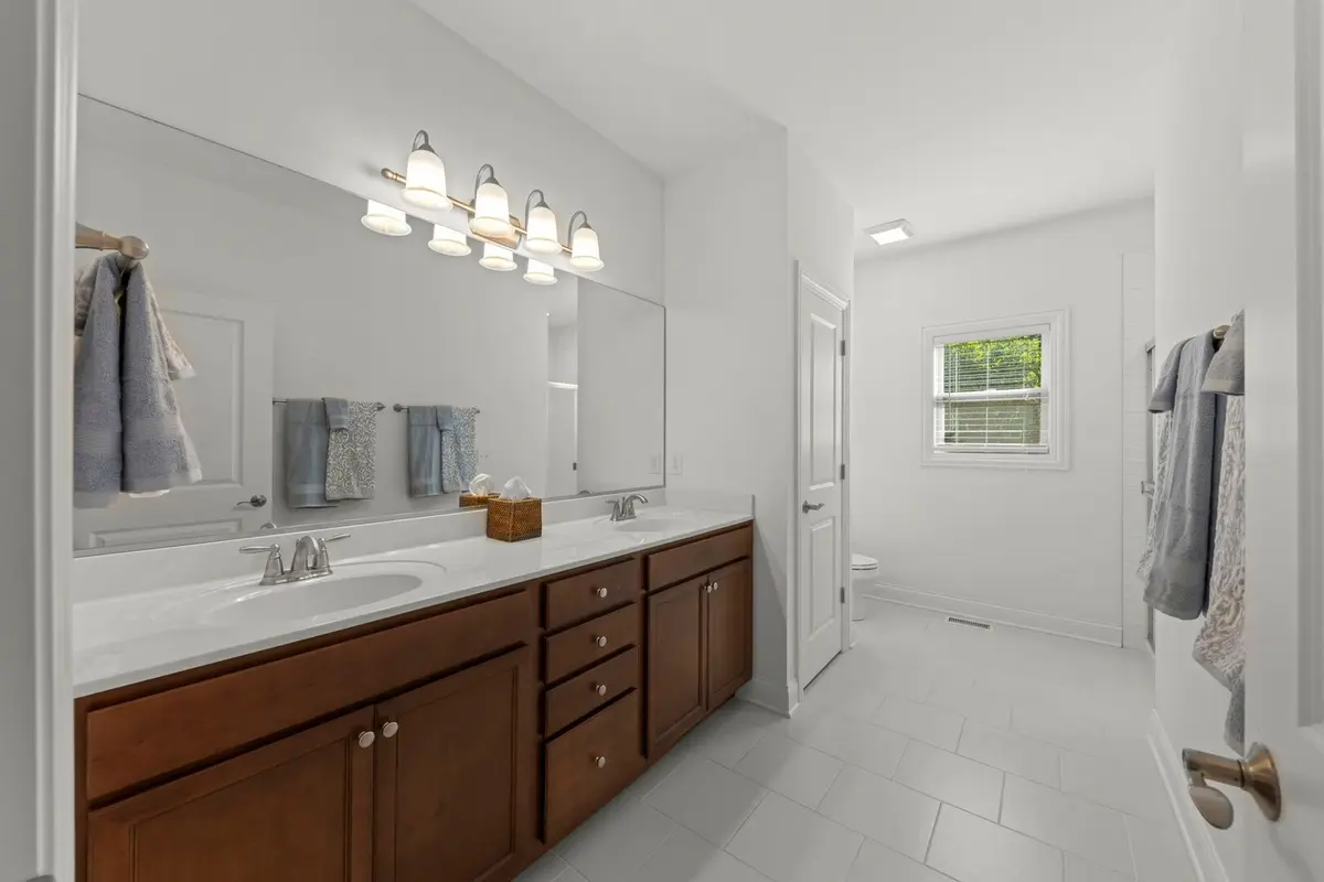 476 Bloomfield Circle W