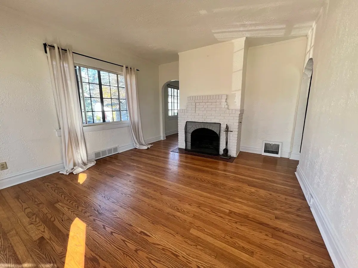 448 Prairie Avenue