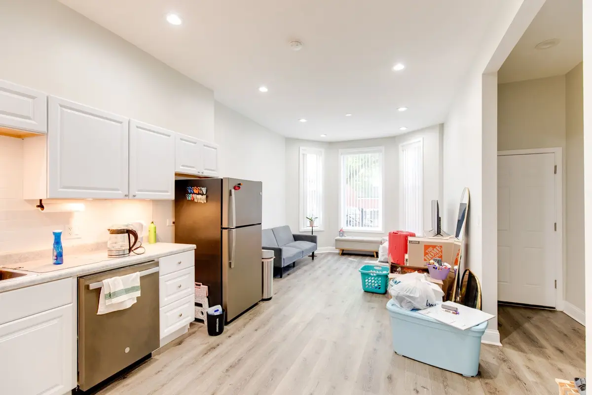 930 W 35th Street