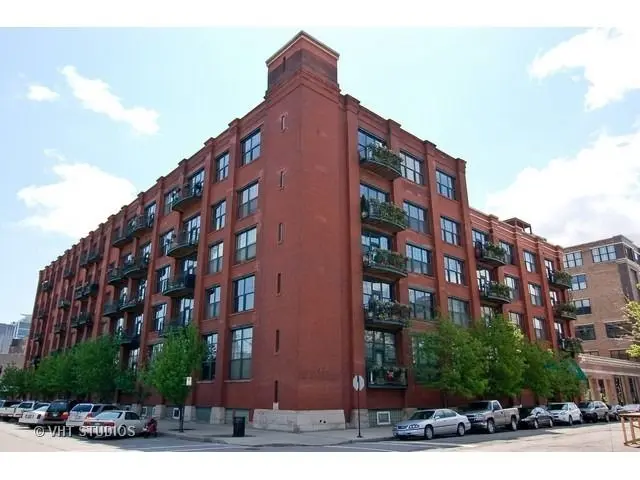 1000 W WASHINGTON Boulevard