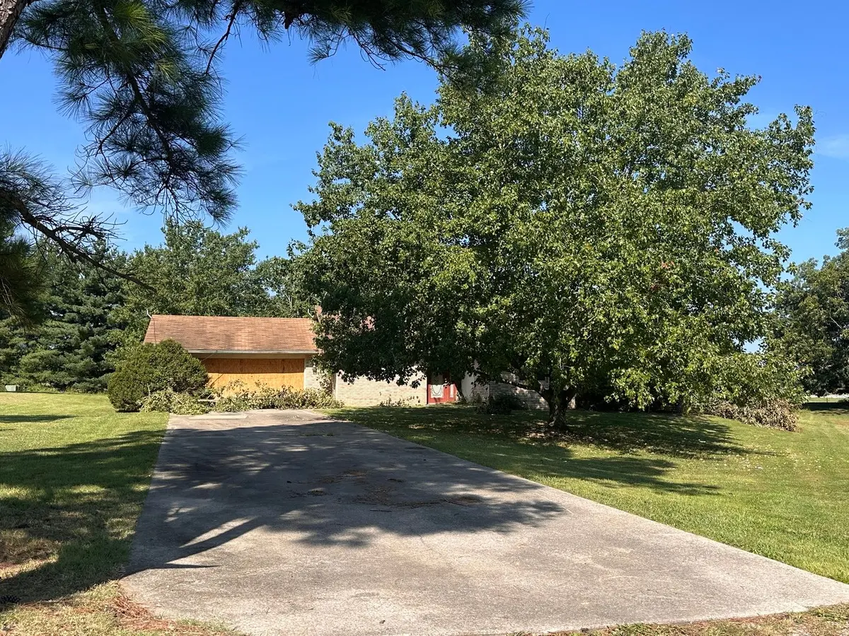 6586 Roberts Road