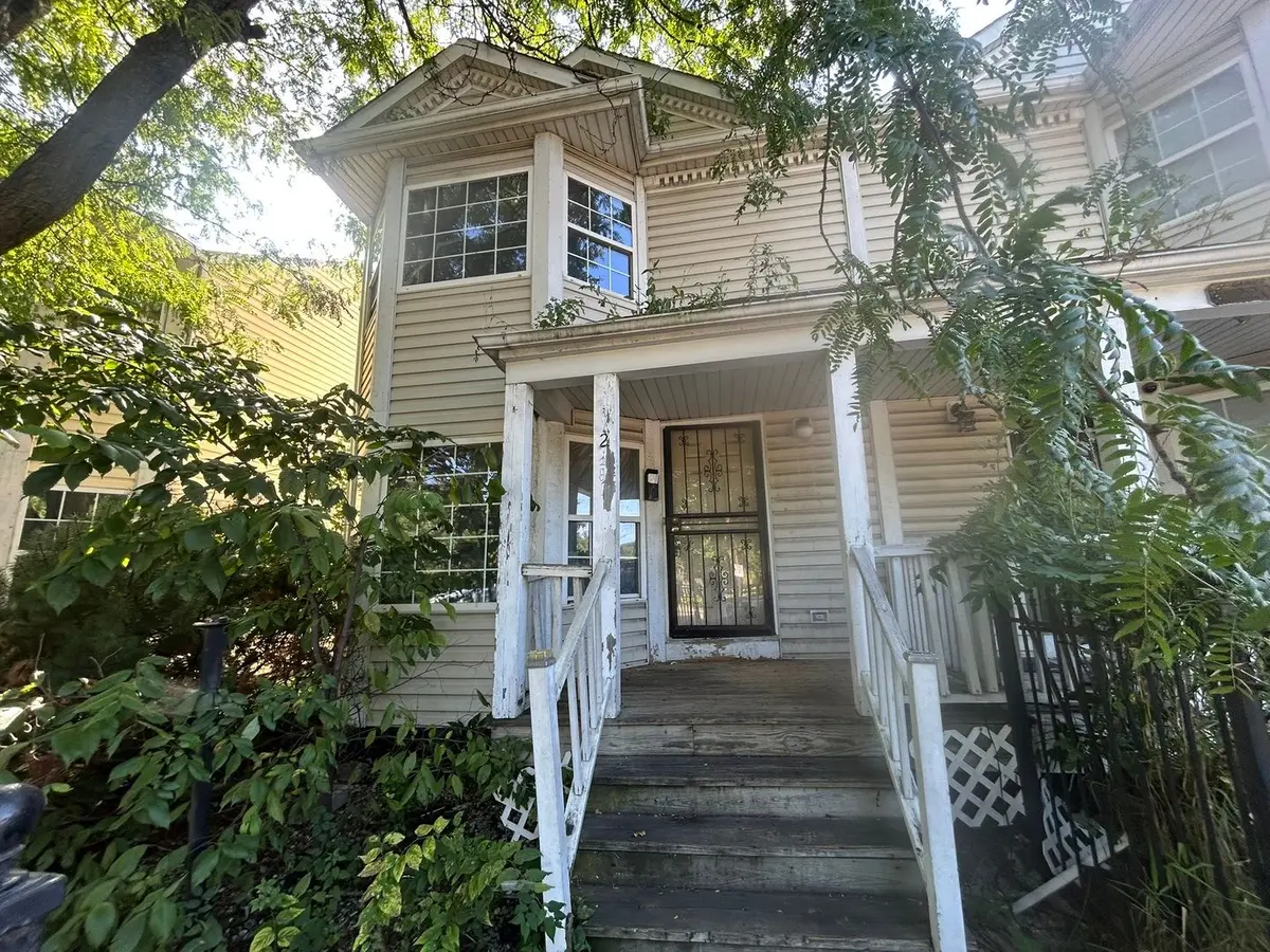 218 N Hamlin Boulevard