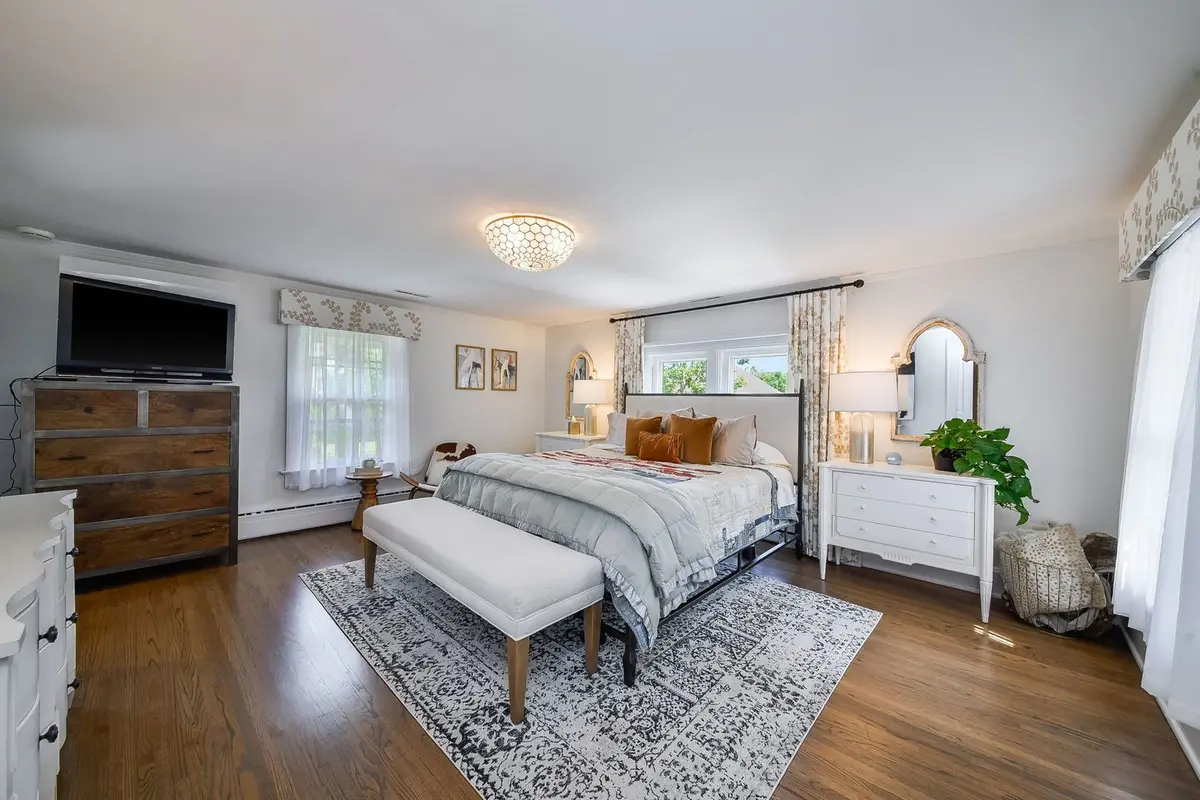 1031 E Bauer Road
