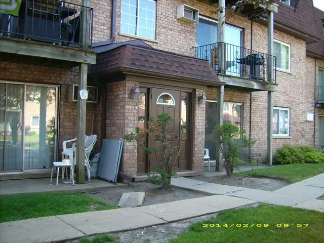 107 E Dundee Road