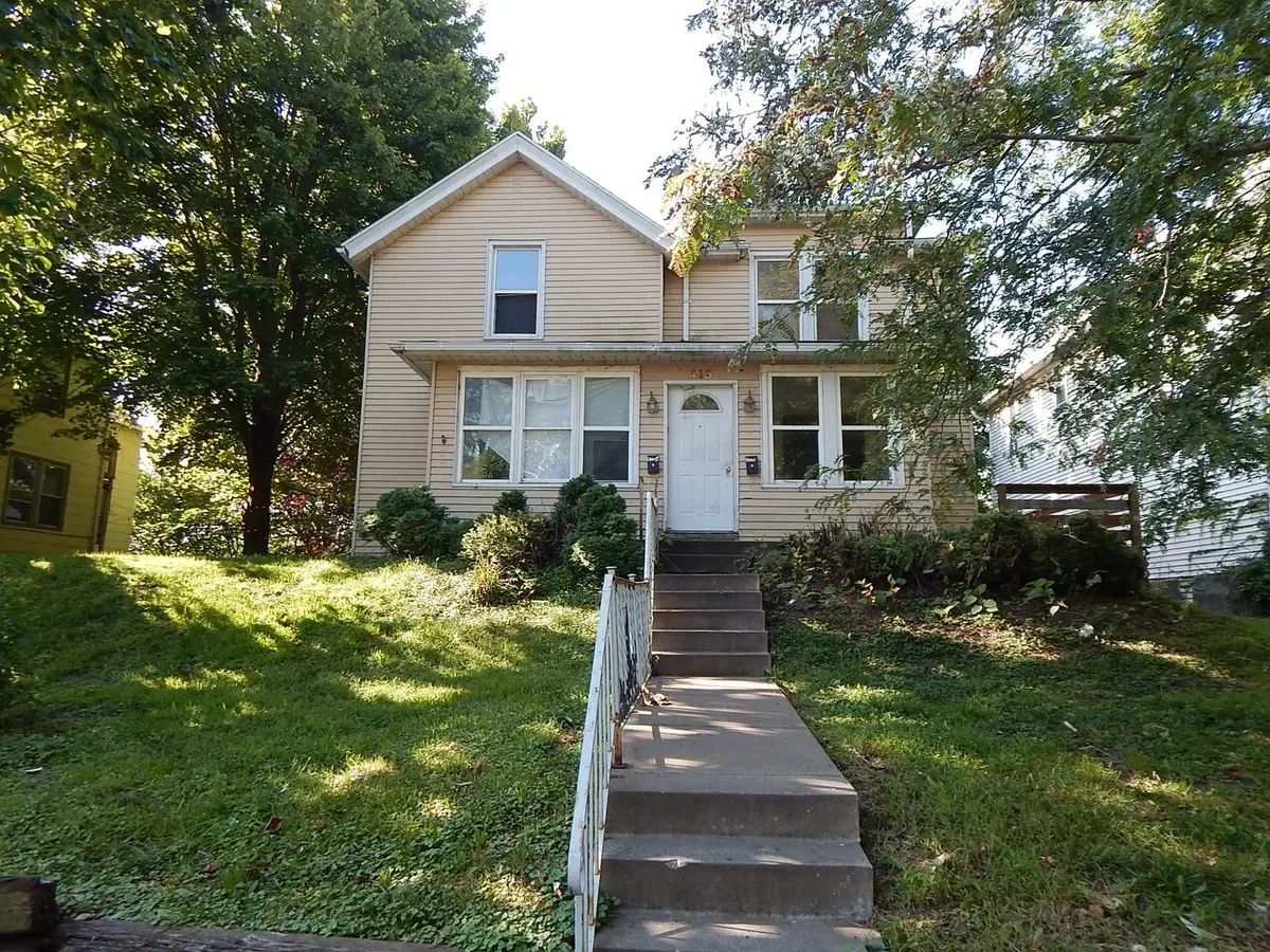 415 E 7th Street