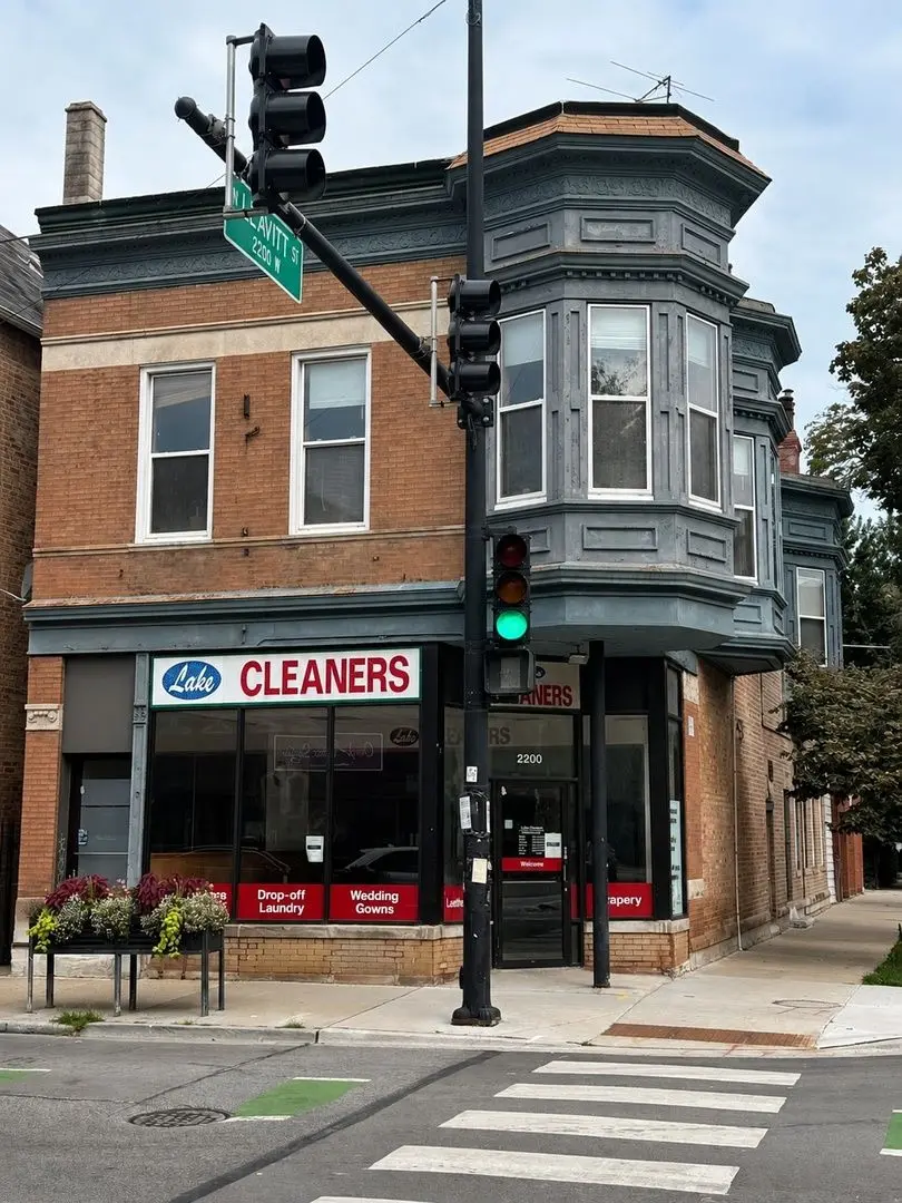 2200 W Belmont Avenue