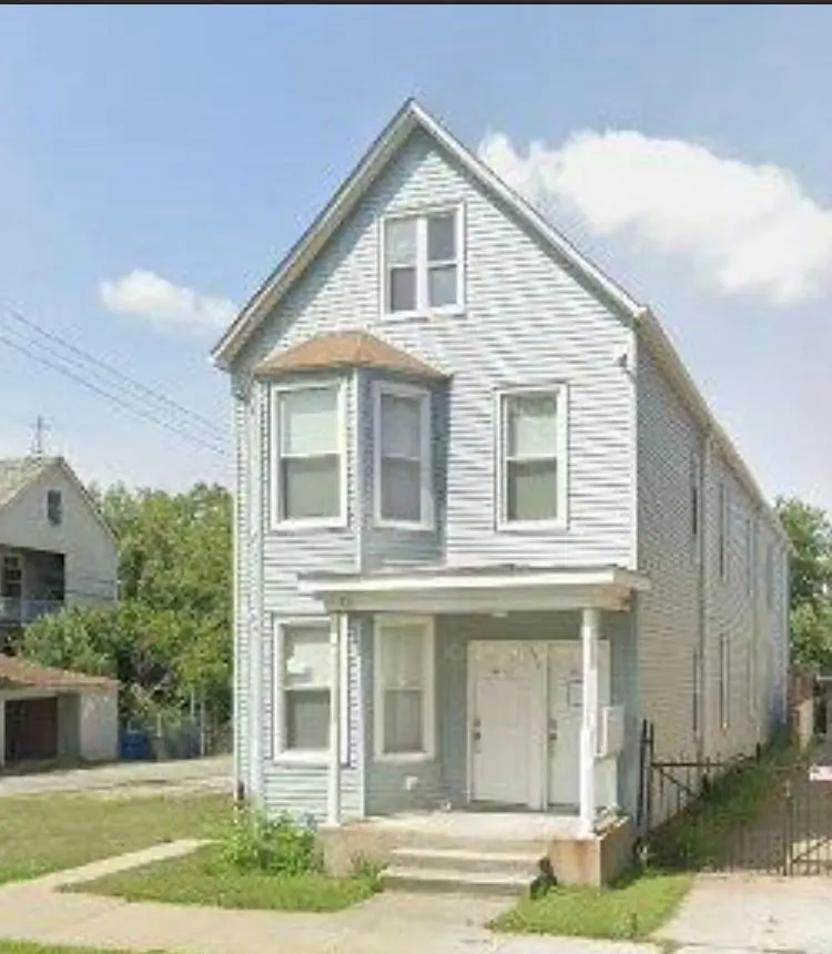 8640 S Escanaba Avenue