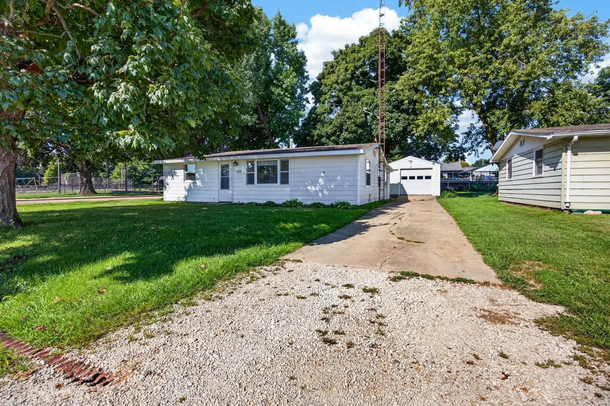 102 N Woodlawn Street