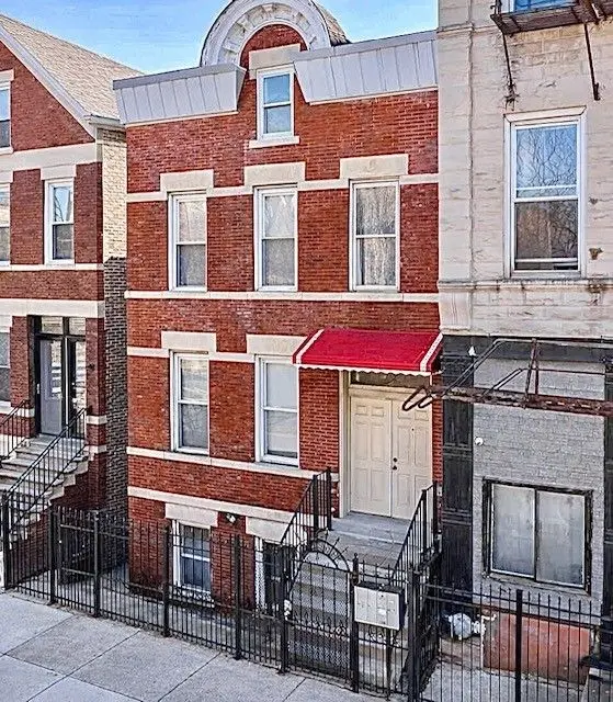 1527 W 18th Place