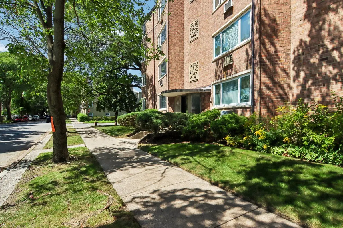 1922 W Norwood Street