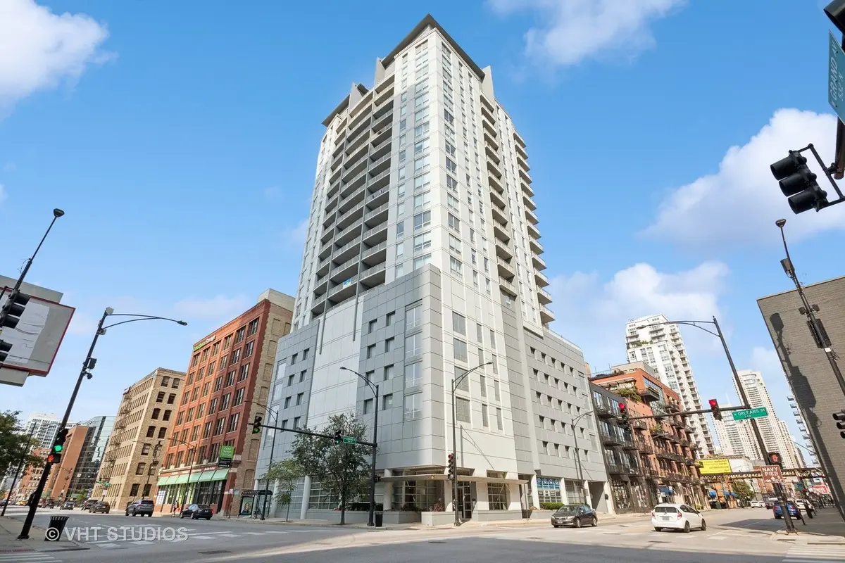 330 W GRAND Avenue