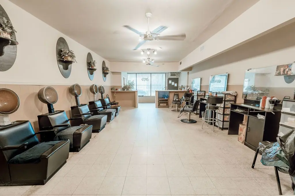 1748 W 79th Street