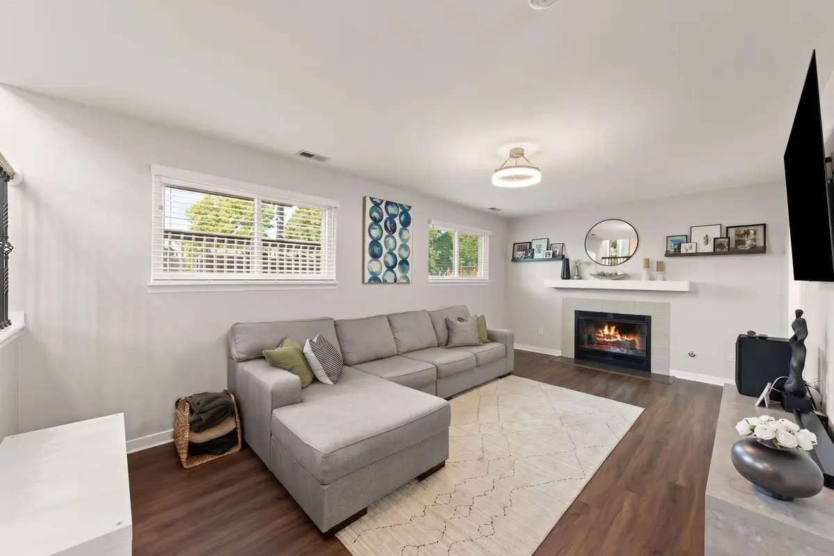 16638 W Apache Drive