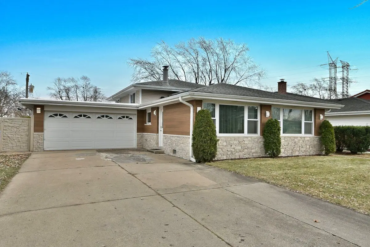 575 Bedford Lane
