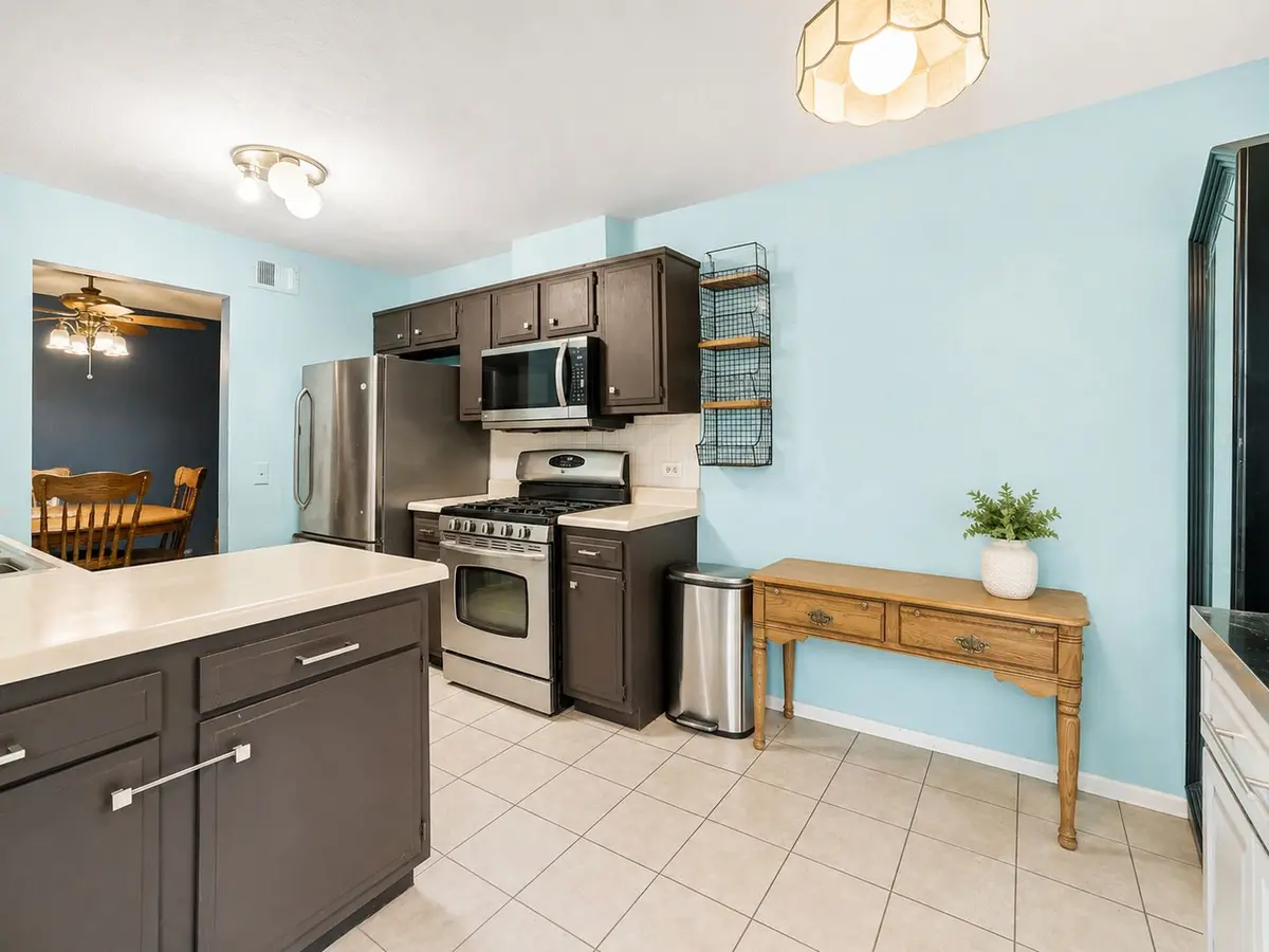 1059 Southbury Lane
