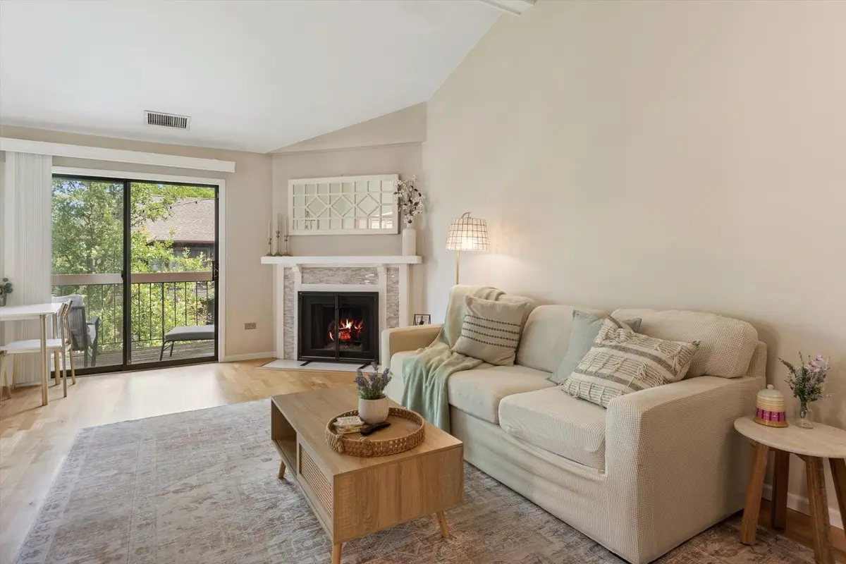 230 Windsor Lane