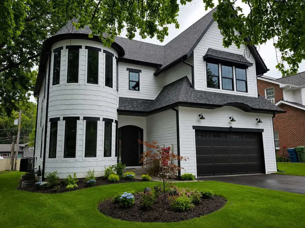 909 Evergreen Avenue