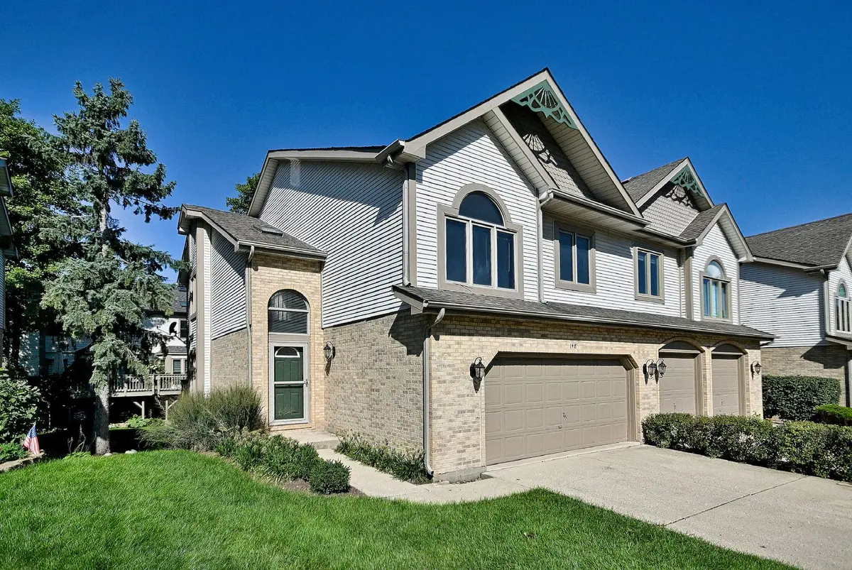 148 Schiller Square