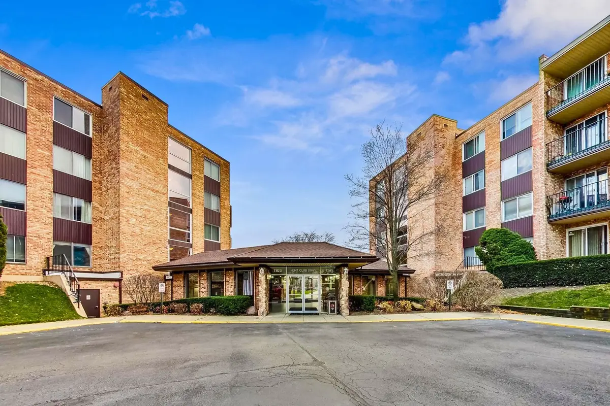 1101 S Hunt Club Drive